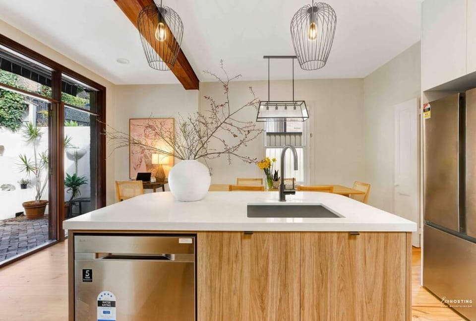Luna Residence at Sydney Harbour House in Sydney