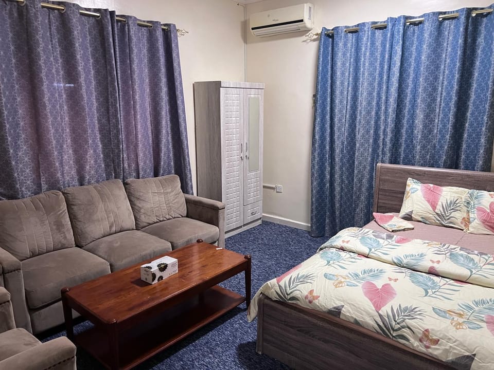 Bed, Seating area, Bedroom, air conditioner