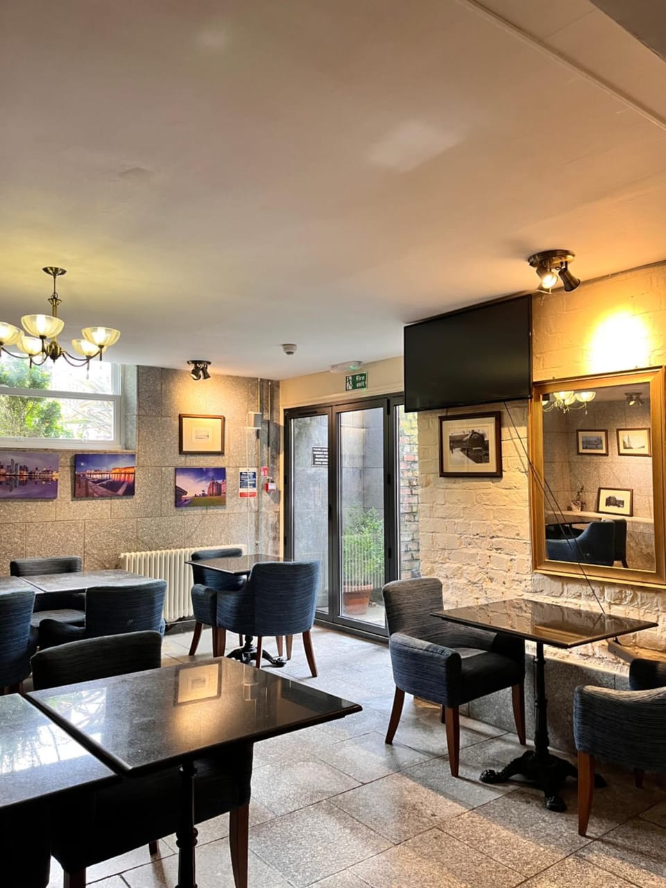 Dining area, Breakfast