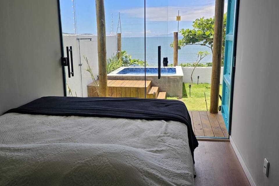 Casa Container Pe na Areia House in Caraguatatuba