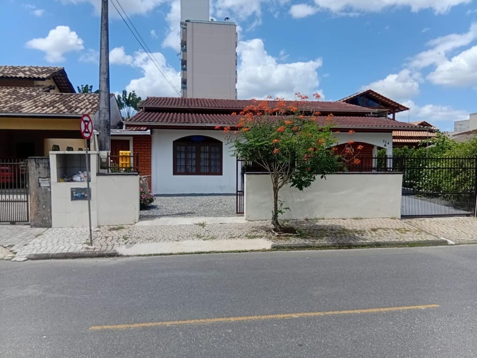 Cantinho do silêncio House in Joinville