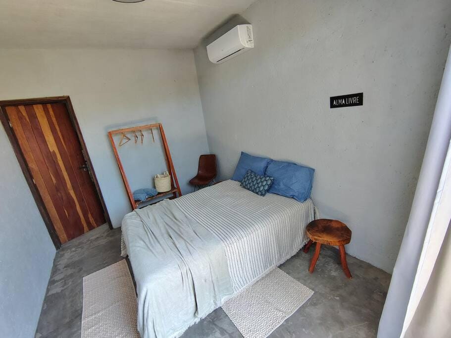 Bed, Photo of the whole room, Bedroom, air conditioner