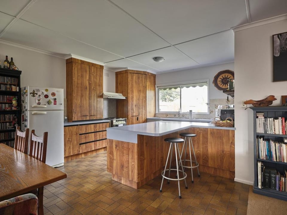 Warraburra Beach Shack, Rosebud - entire house and your own private beach box! House in Rosebud