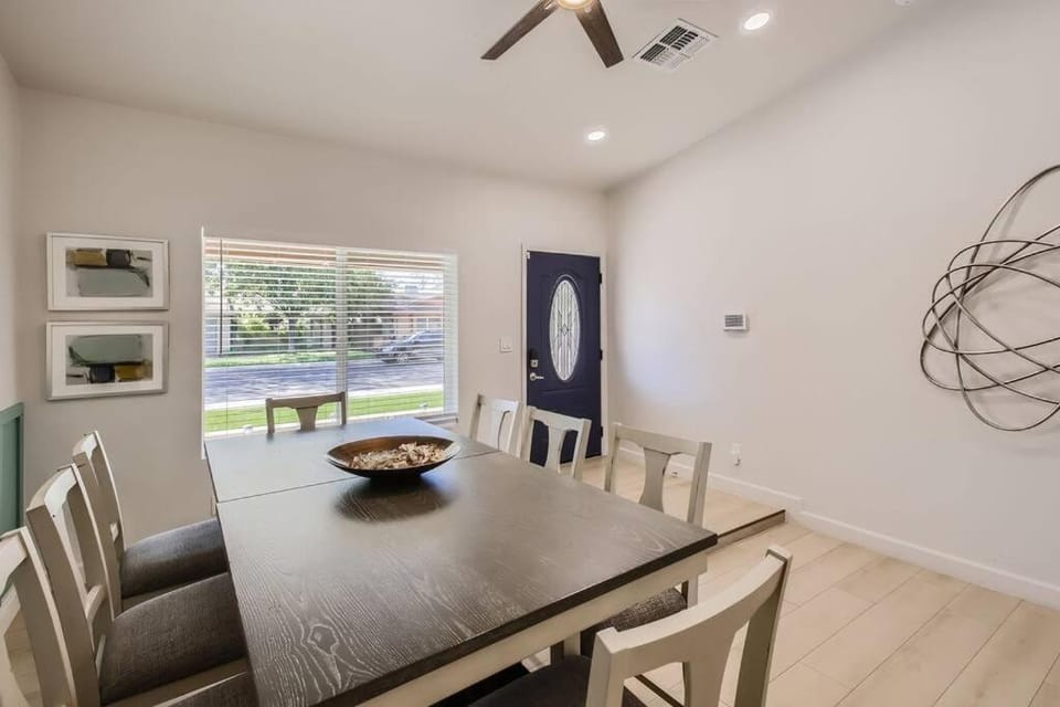 Vibrant Mesa Oasis, Pool, Spa, Game Room House in Dobson Ranch