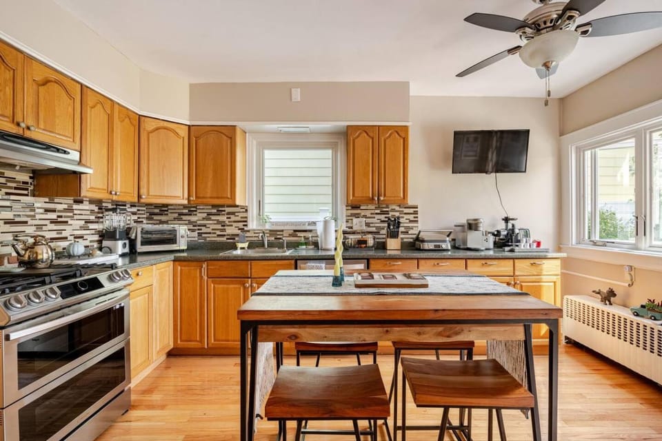 dishwasher, oven, stove