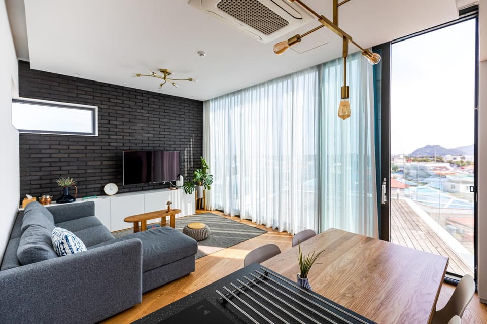 TV and multimedia, Living room, Seating area