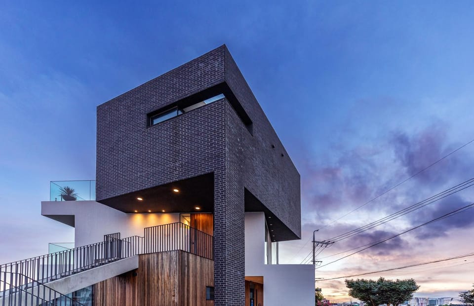 Property building, Facade/entrance