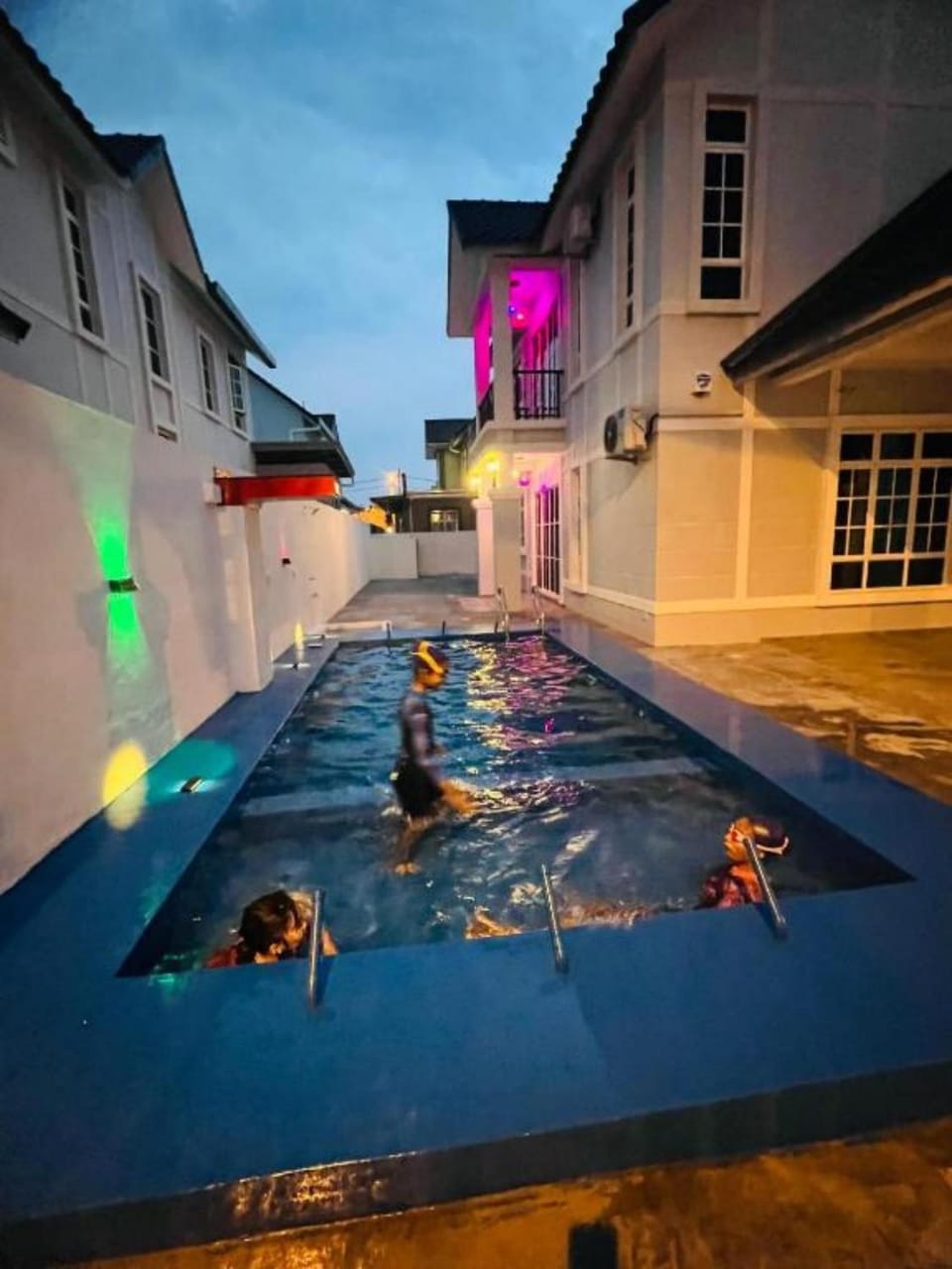 Swimming pool