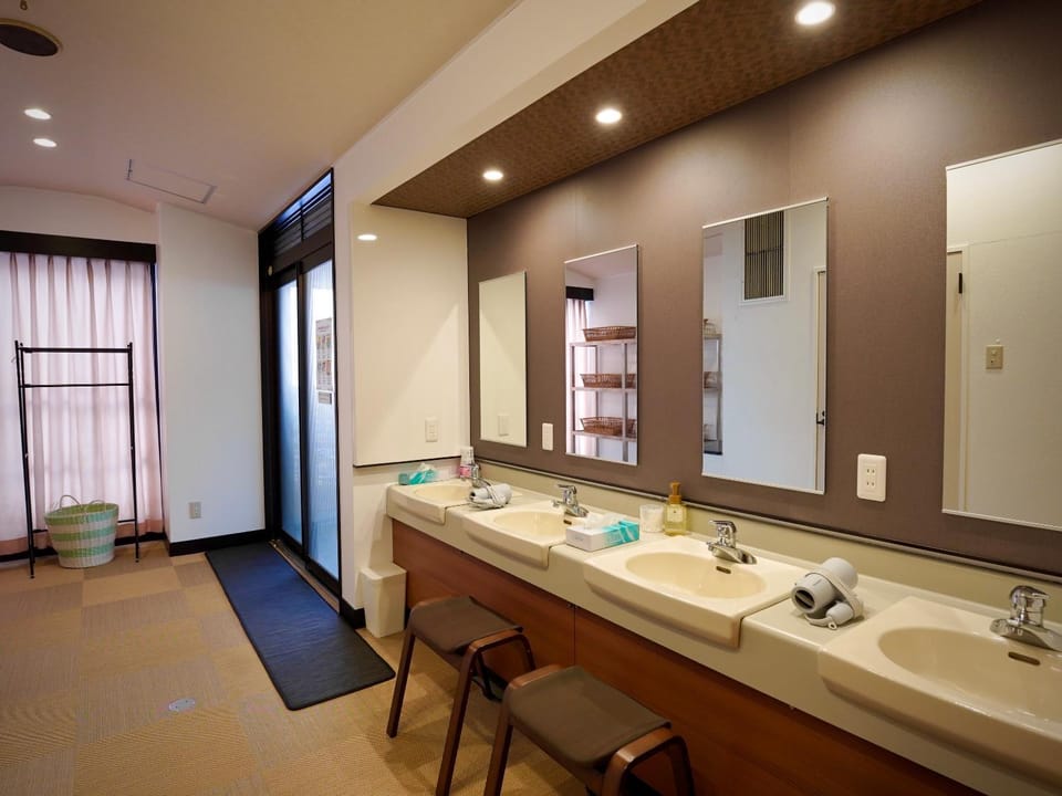 Hot Spring Bath, Public Bath