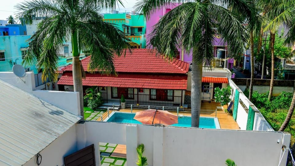 Swimming pool