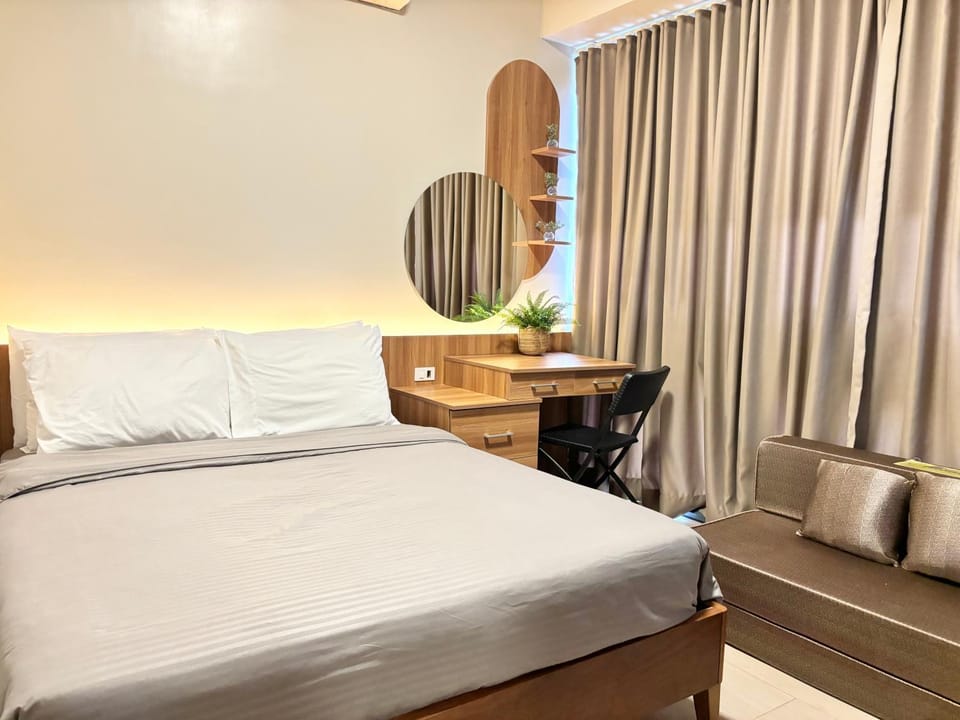 Modern 1 Bedroom Condo Unit with Pool view Apartment in Lapu-Lapu City