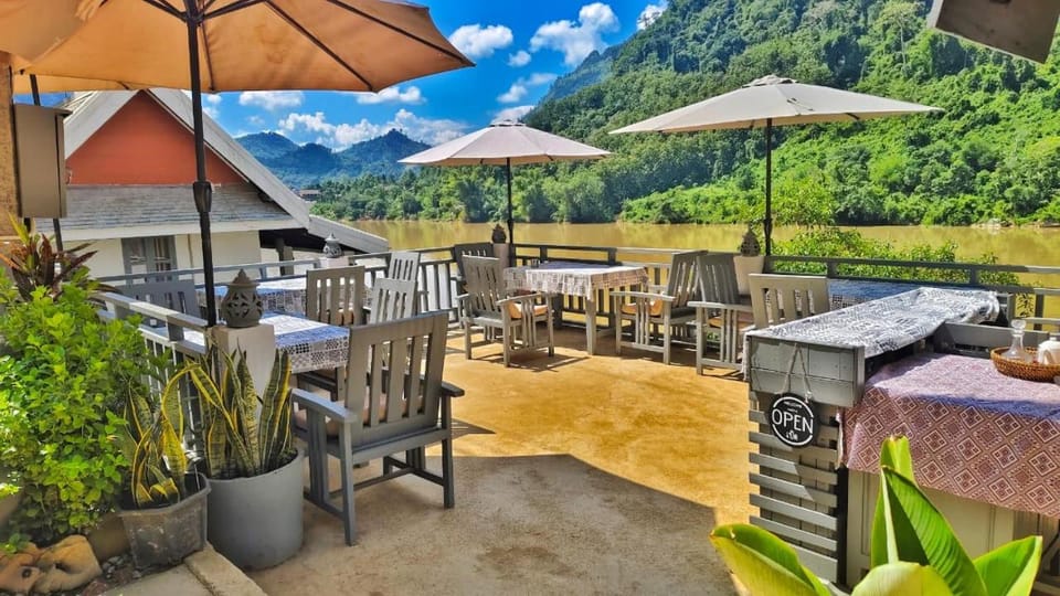Restaurant/places to eat, View (from property/room), Mountain view, River view, Breakfast