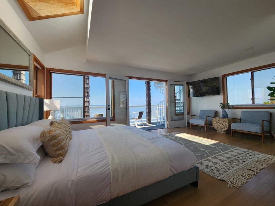 Warm Beach House Stanwood House in Camano Island