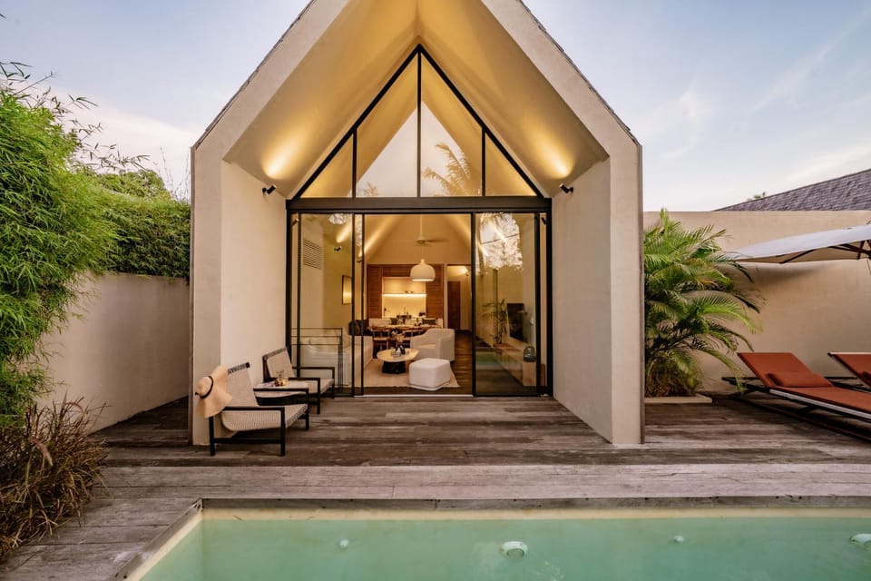 Patio, Day, Pool view, Swimming pool, sunbed