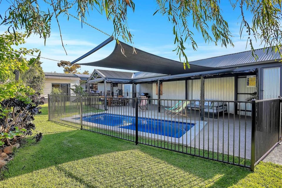 Property building, Swimming pool