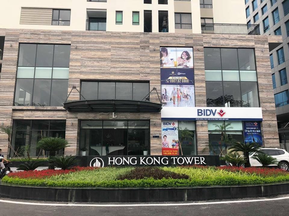 Property building, Street view, Location, Parking