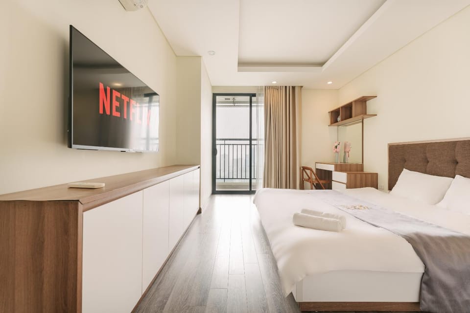 Communal lounge/ TV room, TV and multimedia, Photo of the whole room, Evening entertainment, Bedroom