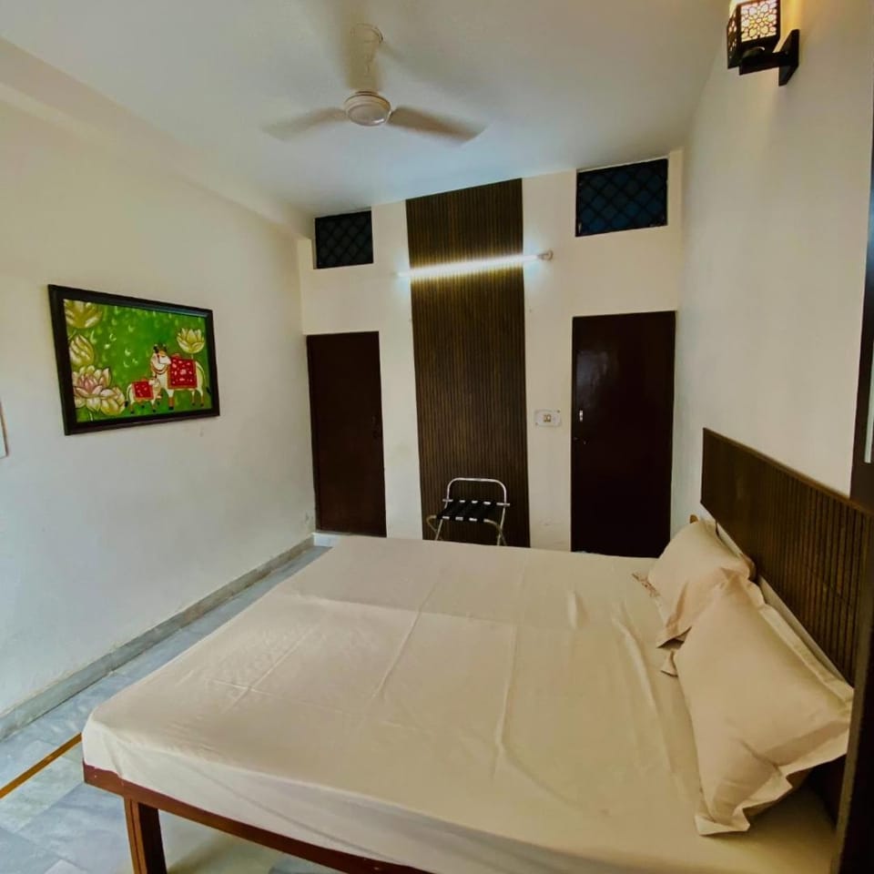 Holy Cow Bed and Breakfast in Rishikesh