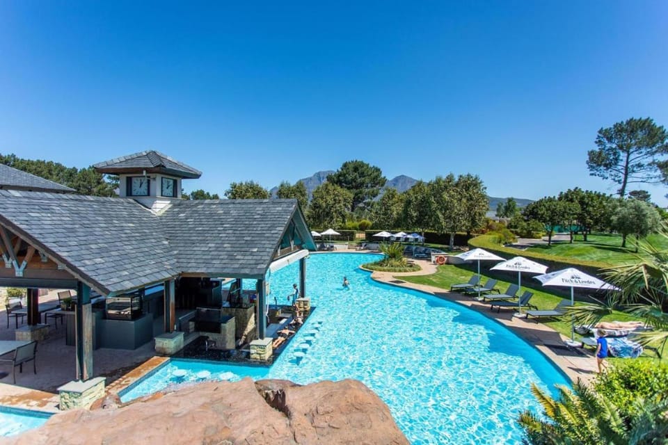 Luxury Lodge 4F Pearl Valley Golf Estate Apartment in Cape Town