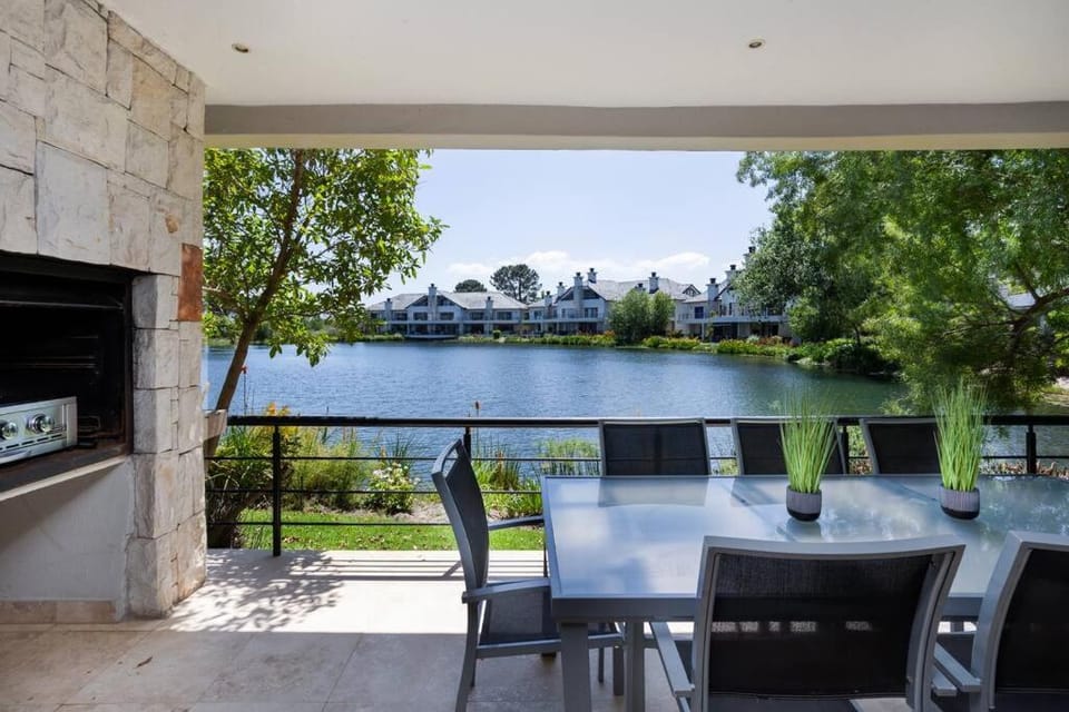 Luxury Lodge 4F Pearl Valley Golf Estate Apartment in Cape Town