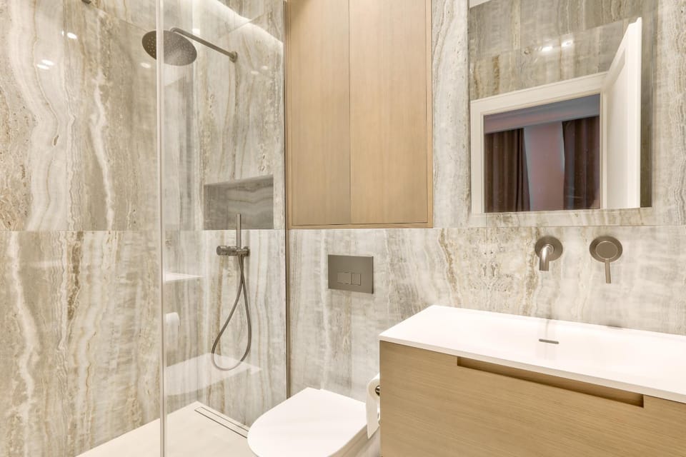 Urban Flat 191 - Luxury 3 Bedroom Apartment - Madeleine Apartment in Paris