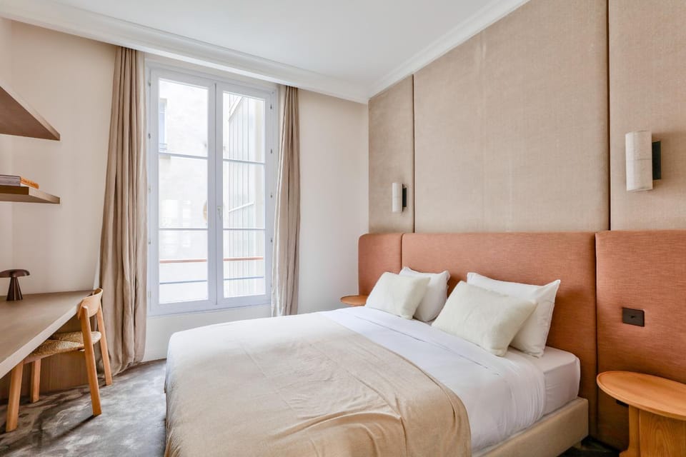 Urban Flat 191 - Luxury 3 Bedroom Apartment - Madeleine Apartment in Paris