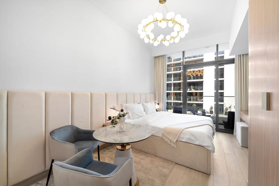 Bed, Living room, Photo of the whole room, Seating area, Bedroom