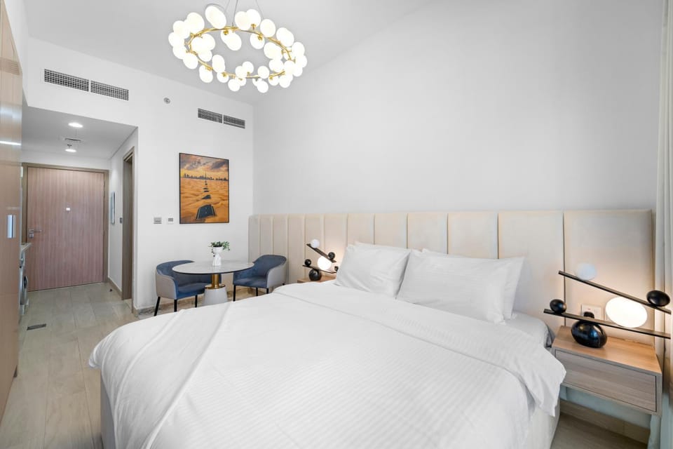 Bed, Living room, Photo of the whole room, Seating area, Bedroom, hair dresser