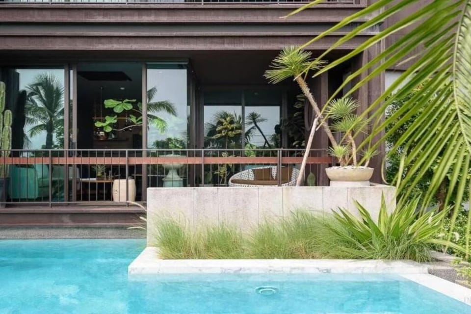 Property building, Garden, Garden view, Swimming pool