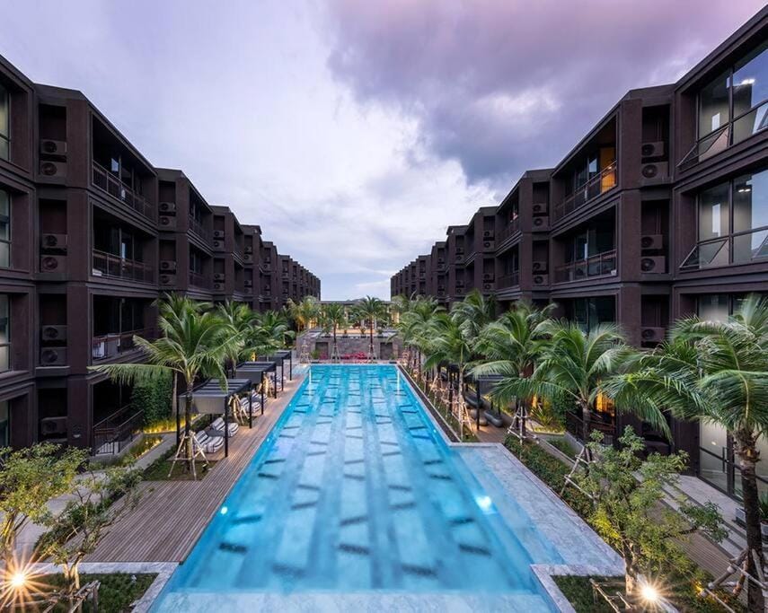 Property building, Pool view, Swimming pool, sunbed