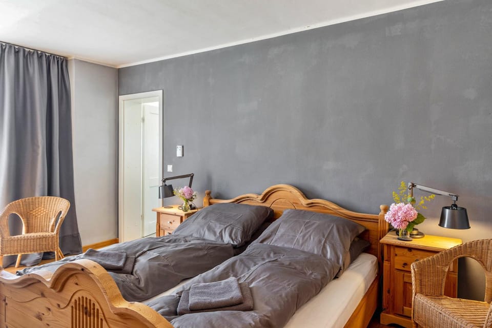 Living room, Bedroom