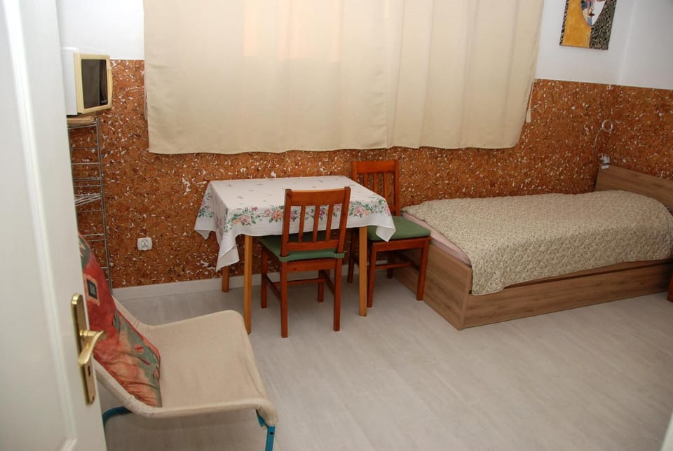 Quiet separate accommodation in Warsaw on outskirts near forest Apartment in Warsaw