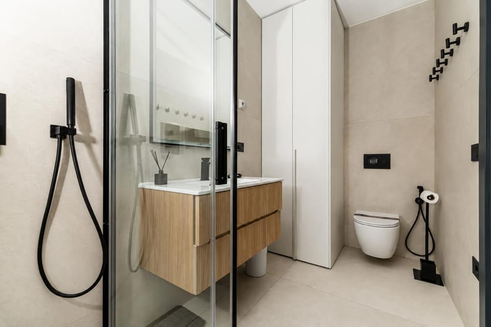 Shower, Toilet, Bathroom