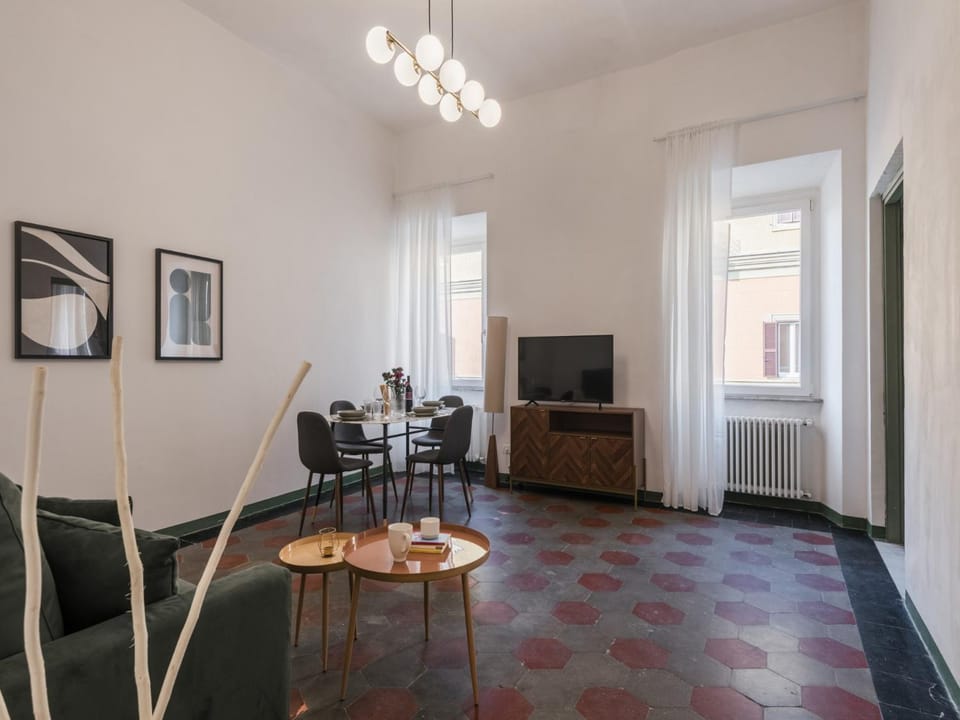 TV and multimedia, Living room, Seating area, Dining area, Evening entertainment