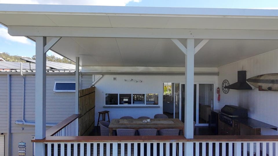 Shoaly House and Shoaly House Cottage - perfect for multiple families & wedding groups House in Shoal Bay