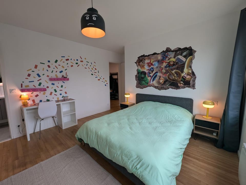 Bed, Photo of the whole room, Bedroom