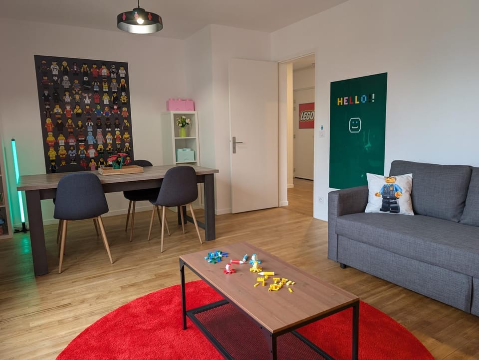 Living room, Dining area