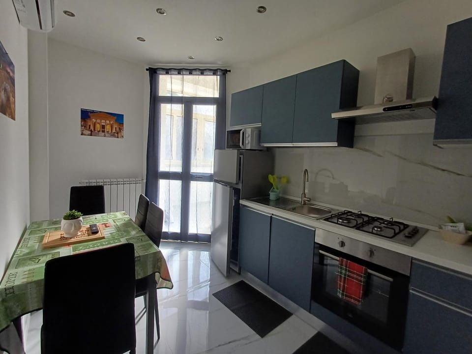Kitchen or kitchenette, Dining area, dishwasher, microwave, oven, stove