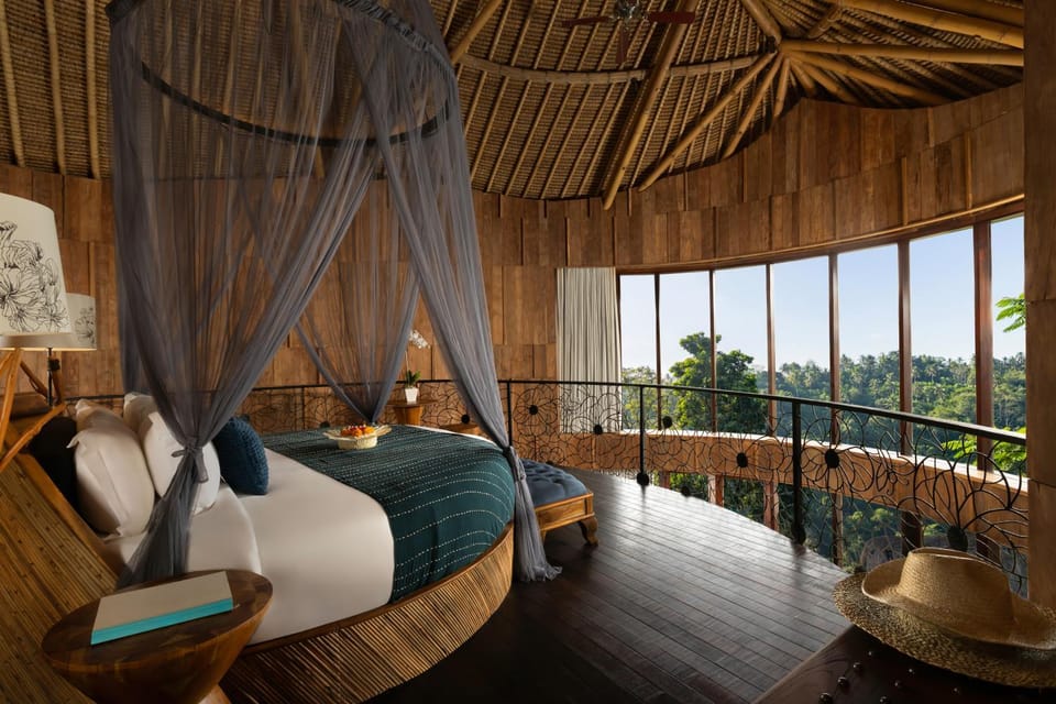 View (from property/room), Balcony/Terrace, Living room