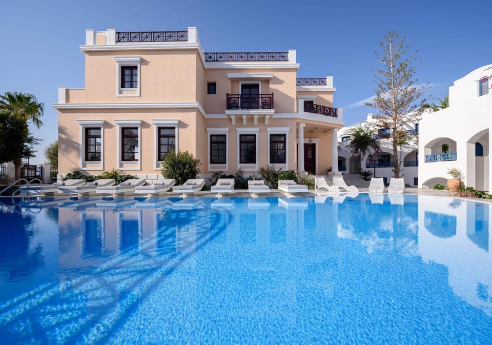 Property building, Swimming pool