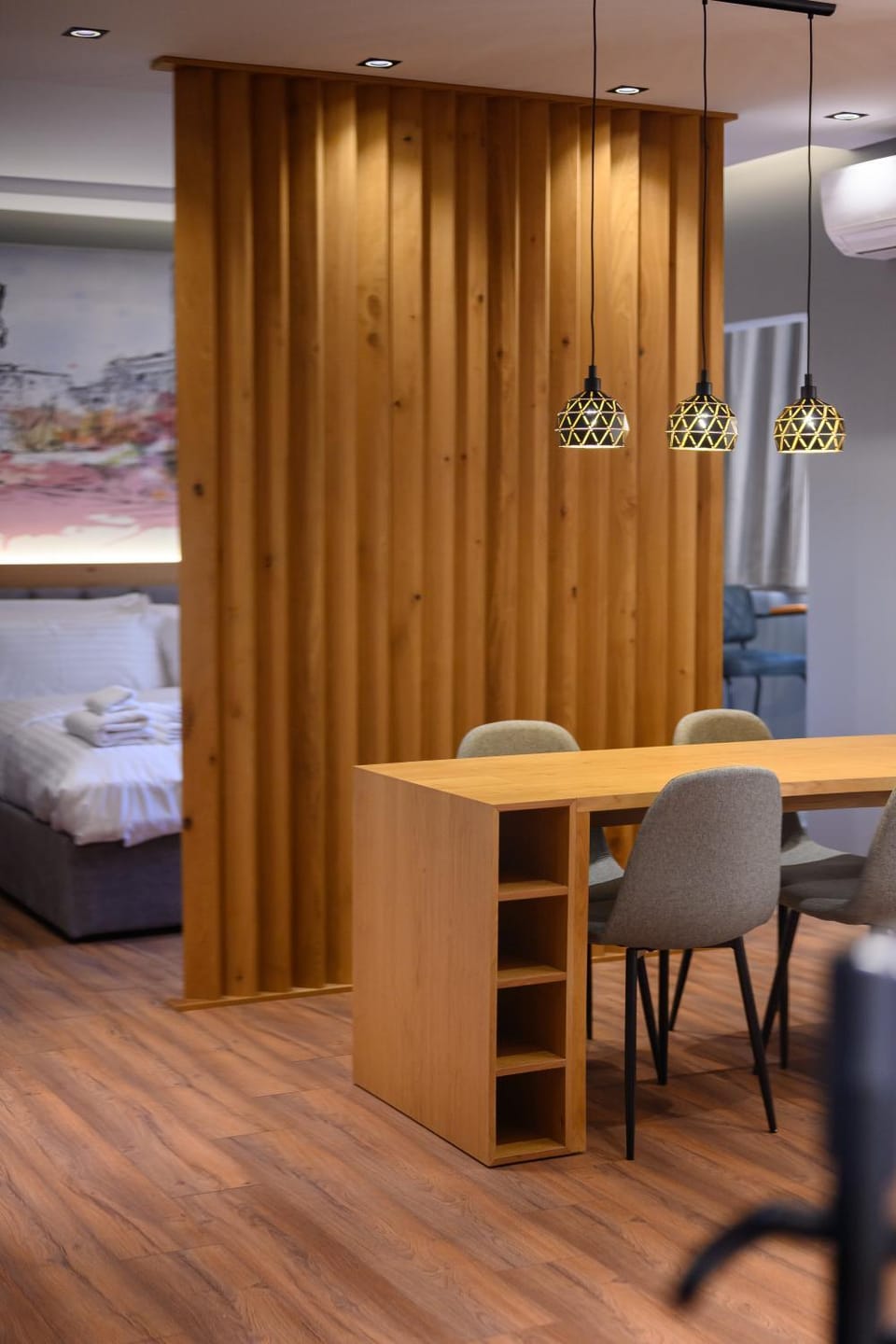 Bed, Living room, Photo of the whole room, Seating area, Dining area, Bedroom, hair dresser