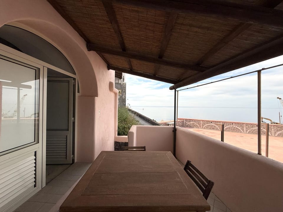 Casa Lemon - on the Scalo Galera port in Malfa House in Sicily
