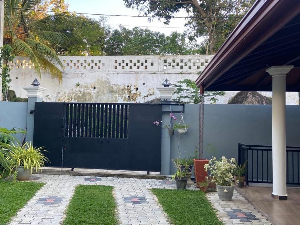Oyster Villa House in Hikkaduwa