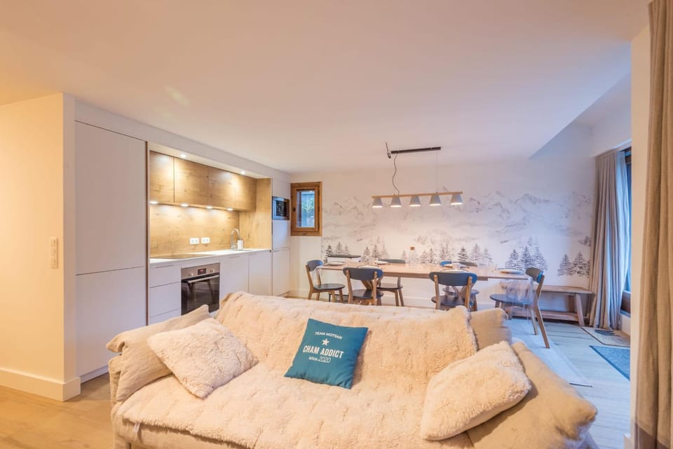 Kitchen or kitchenette, Living room, Dining area