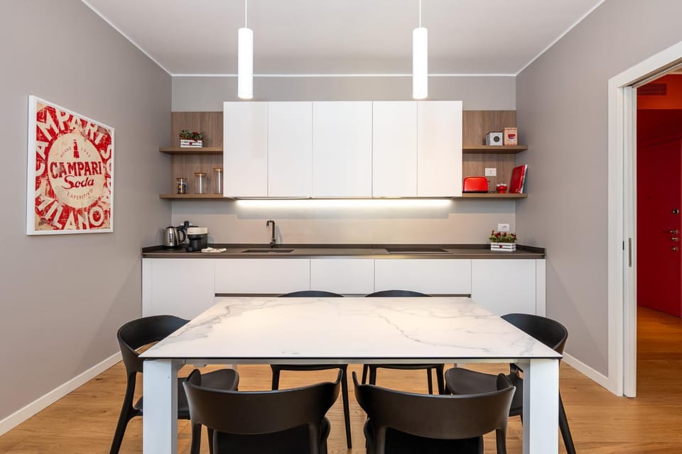 Kitchen or kitchenette, Dining area, stove