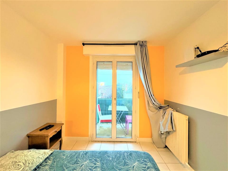 Studio Avec Balcon Proche Gare Apartment in Île-de-France