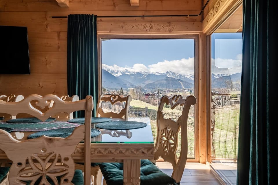 Day, Natural landscape, View (from property/room), Balcony/Terrace, Living room, Seating area, Dining area, Mountain view