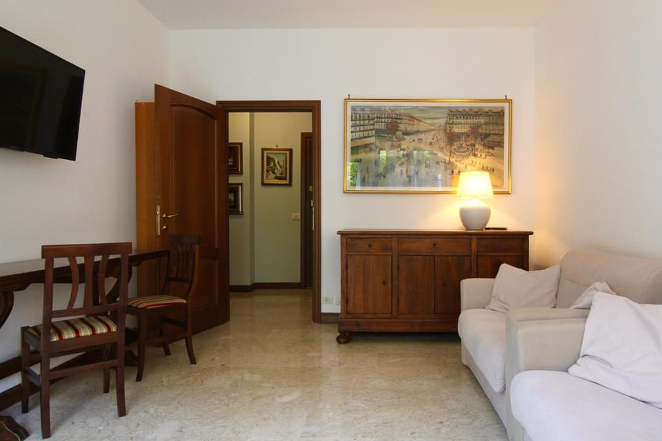 TV and multimedia, Living room, Decorative detail, internet