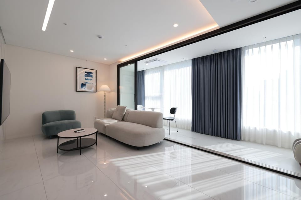 서초 Luxury broad flat Apartment hotel in Seoul