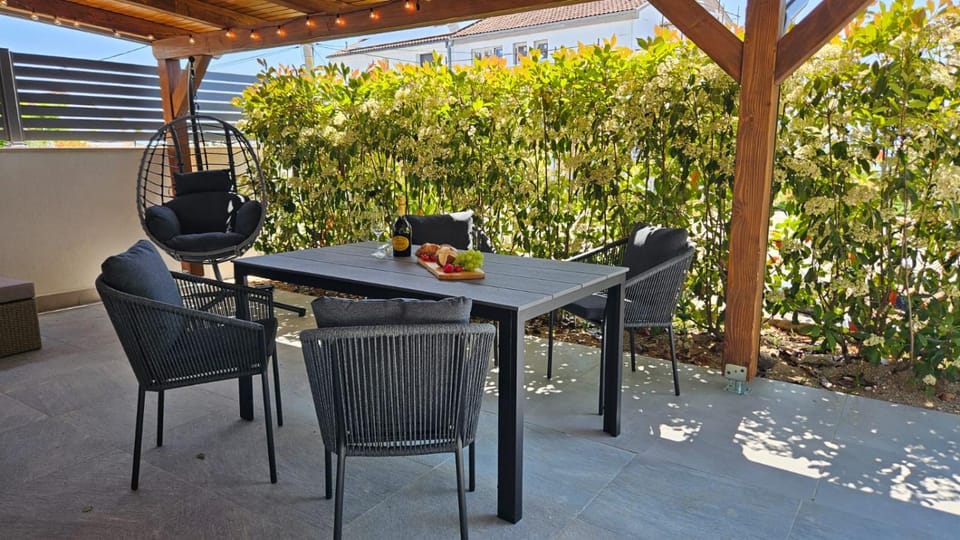 Balcony/Terrace, Seating area, Garden view